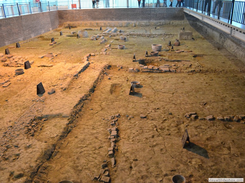 Archaeological dig of the village where Du Fu lived.
