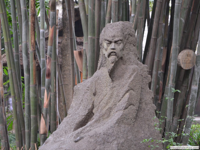 One of a number of sculptured images of Du Fu.