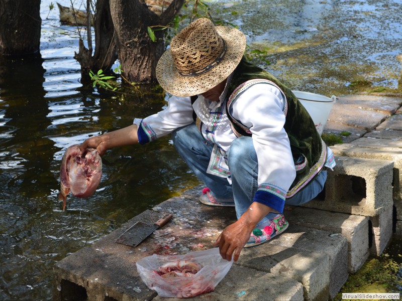 Cleaning the catch for the party.