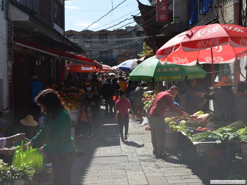 Entrance to the start of the open air market.