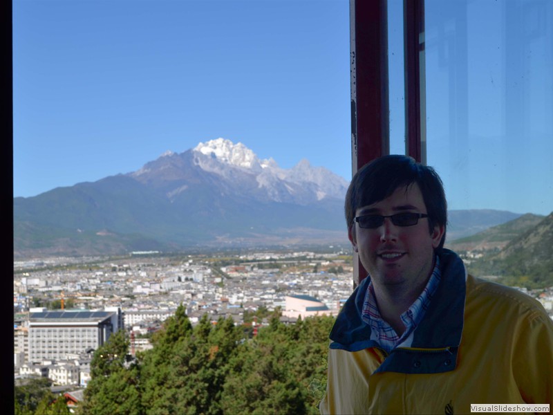 A view of the snowcapped mountain.