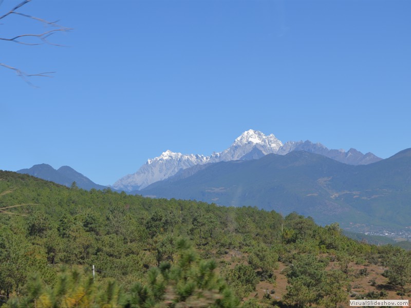Driving toward the mountains and Shangri-La.